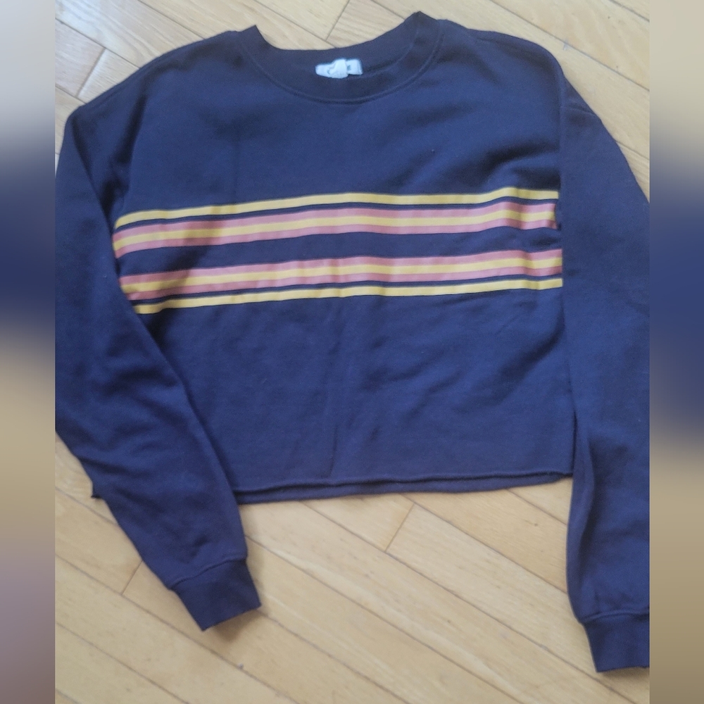 cropped sweatshirt